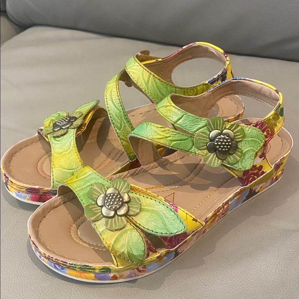 L'ATISTE Green and Yellow Floral Sandals